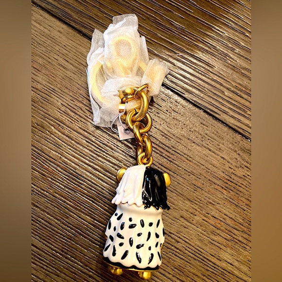 Coach - Picture 3 of 3